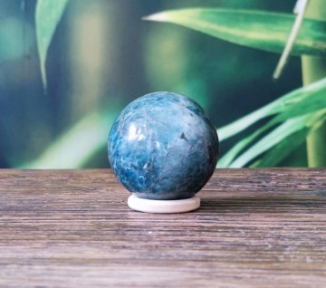 Blauwe apatiet bol