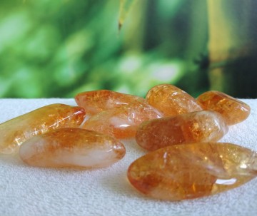 Citrien knuffelsteen