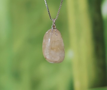 Gele fluoriet hanger