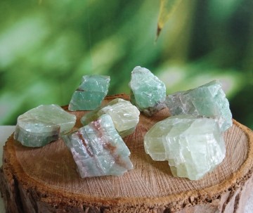 Groene calciet brokjes