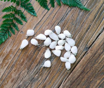 Mangano calciet hanger 1